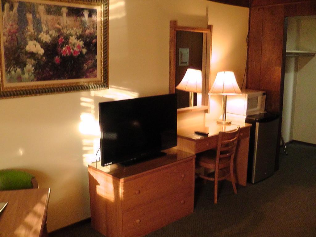 Motel 95 & Campground Hixton 외부 사진